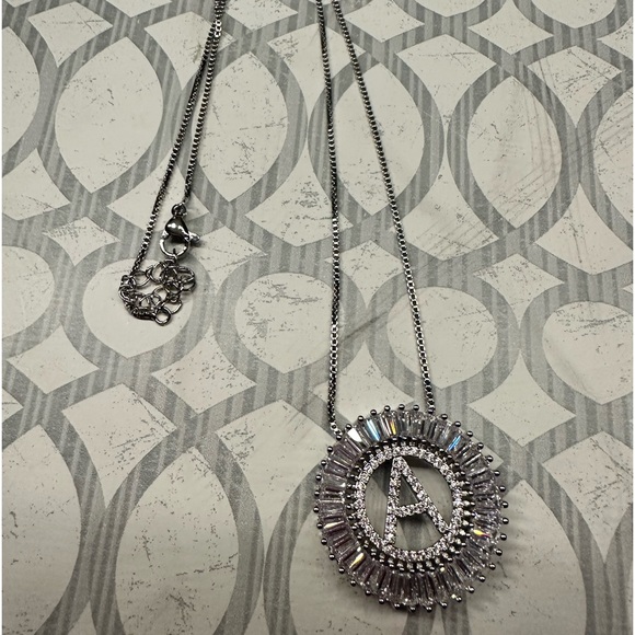 White gold plated, initial necklace - Picture 2 of 8